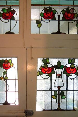 Suttie front door set