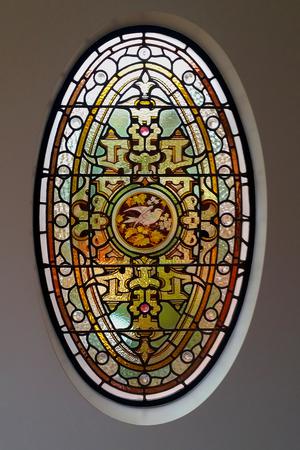 Clara, oval