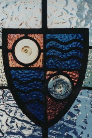 Heraldic shield motif